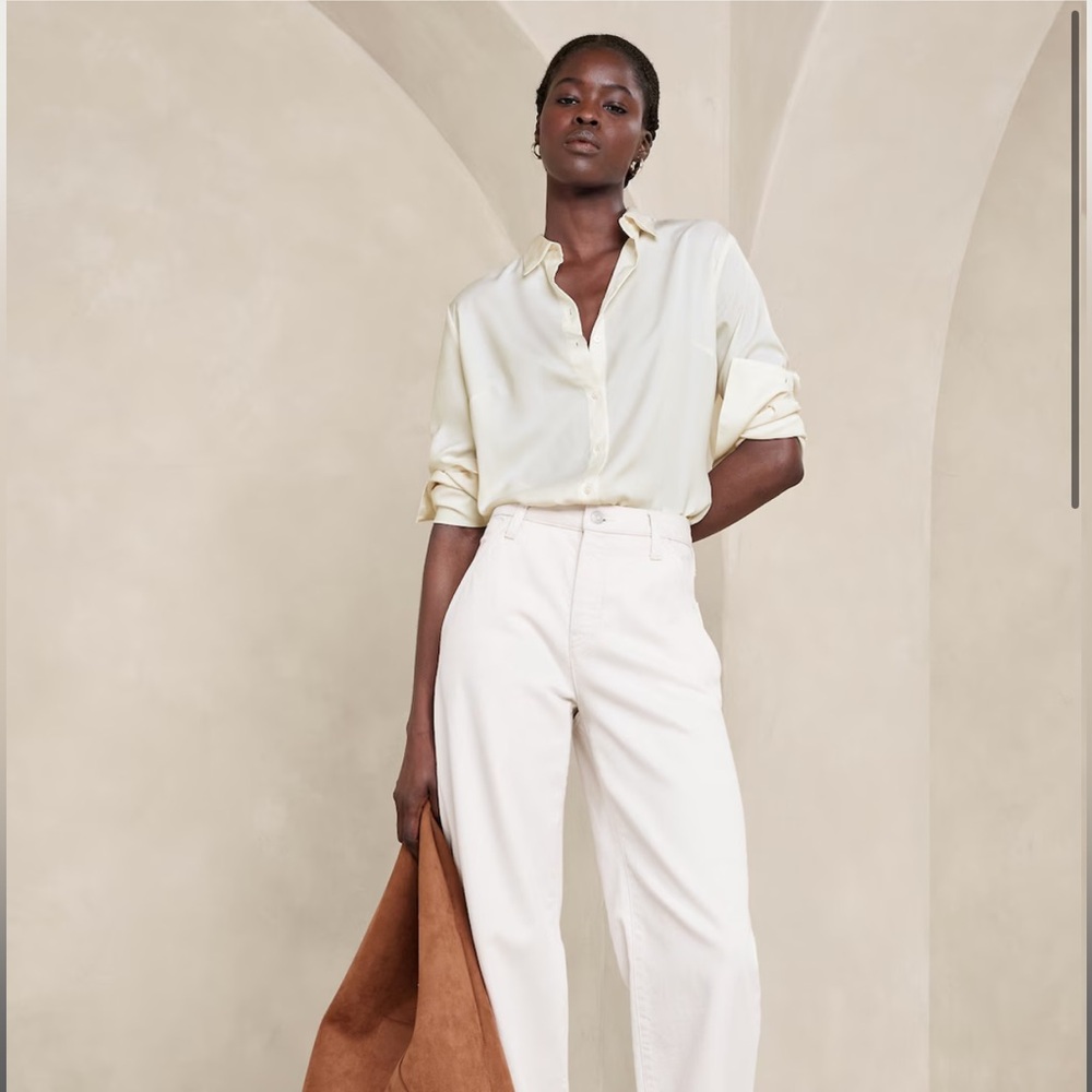 Banana Republic- Silky Classic Shirt - M Petite
